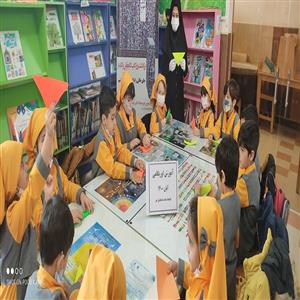 کاردستی با حضور دانش آموزان پیش دبستانی سلام کوچولو