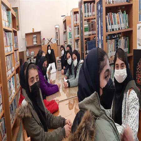 بازدید دانش آموزان دبیرستان ایران